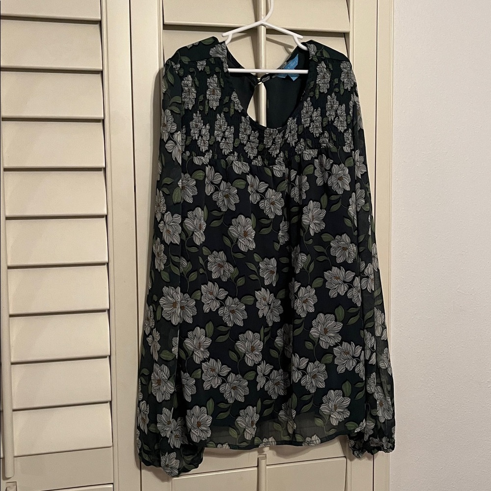 Draper James Green and White Floral Blouse Size Large
